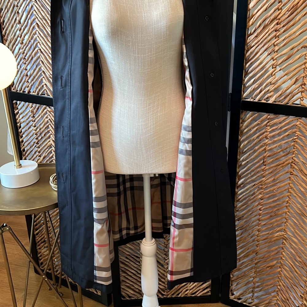Authentic Burberry Trench Raincoat - Size 6 Petite - Picture 8 of 11